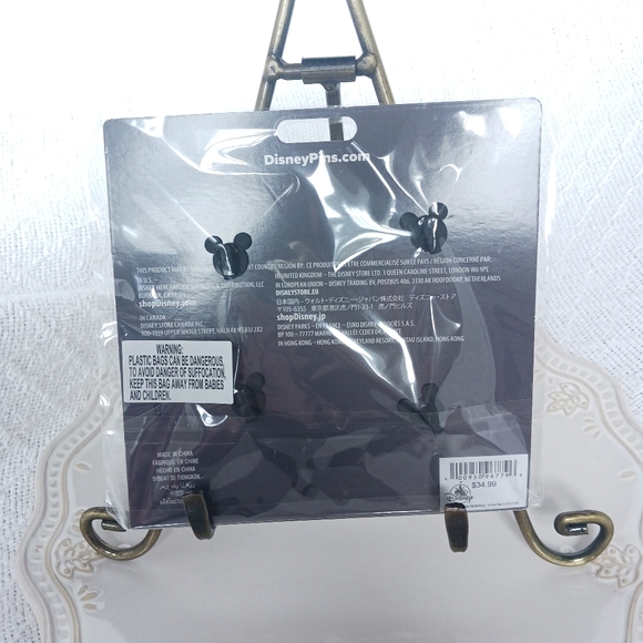 Disney Pins The Nightmare Before Christmas Pin Set - Picture 3 of 4